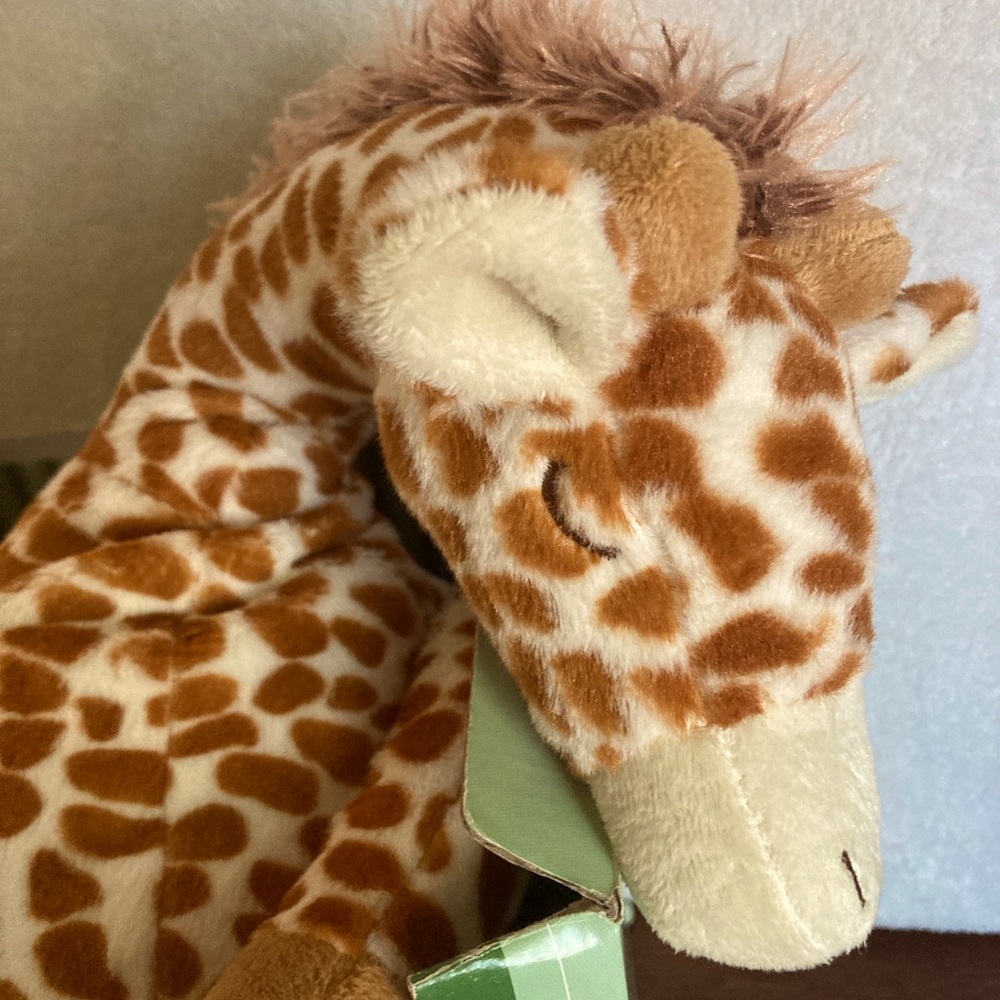 Cloud B - Gentle Giraffe Plush Baby Sound Machine-